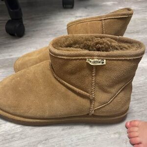 Bear paw womens shorties